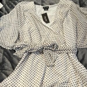 NWT Womens blouse size 14